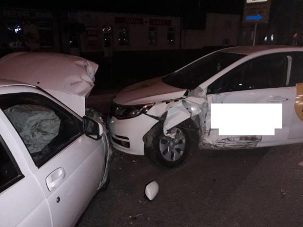 20-летний водитель «Приоры» спровоцировал аварию с пострадавшими в Ставрополе